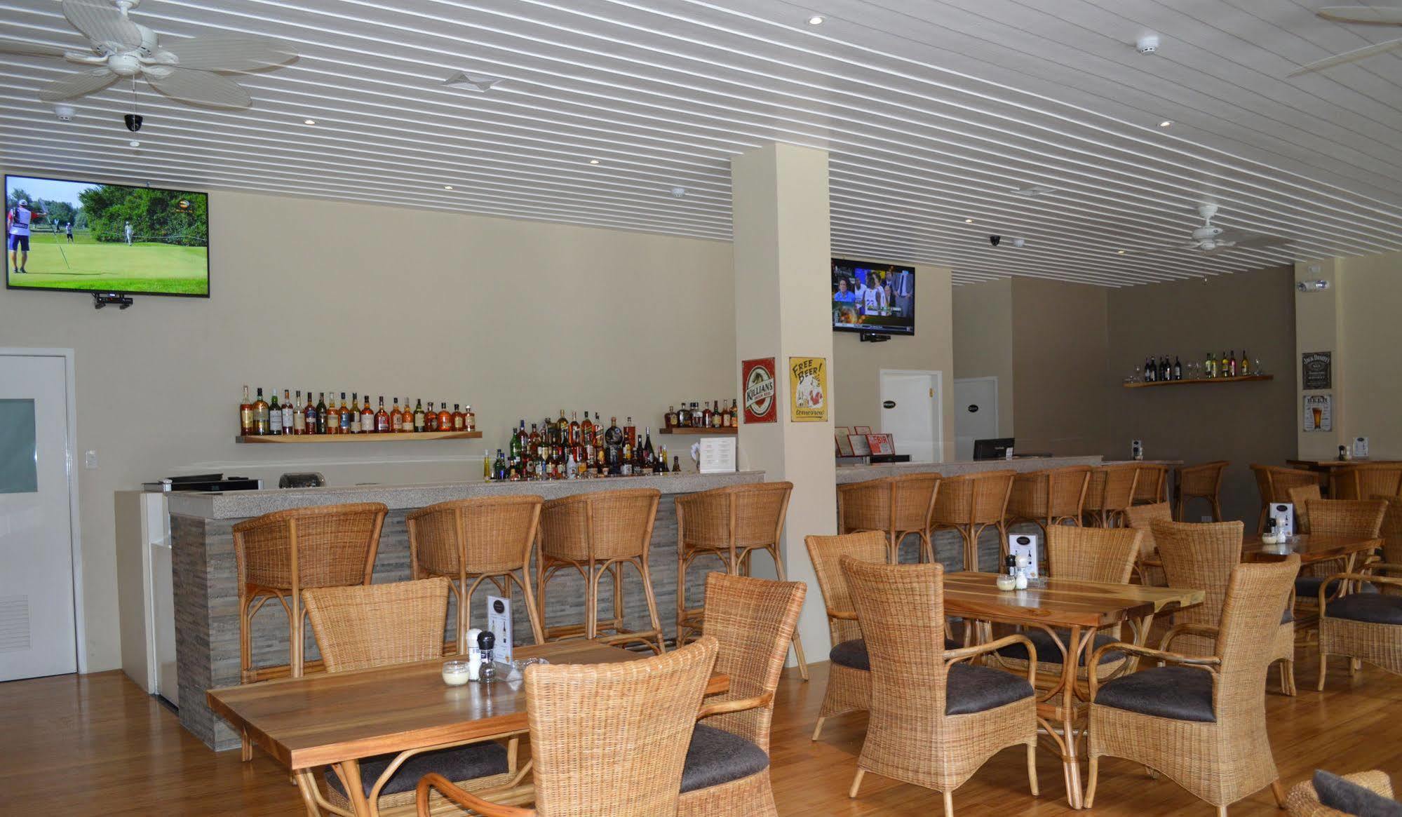 Kingsley'S Hotel And Gastro Pub Mabalacat Exterior foto